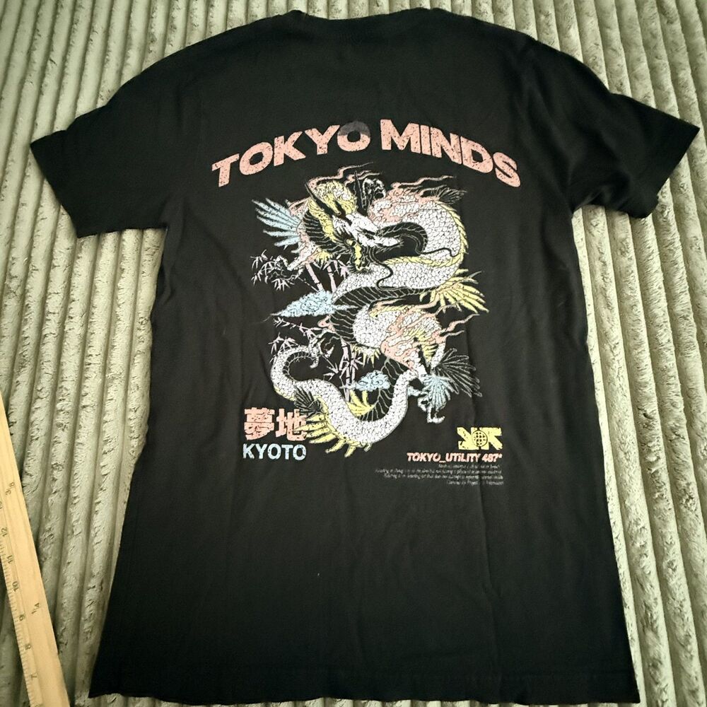 Denim & Flower Ricky Singh Tokyo Graphic Black T-Shirt Men’s S